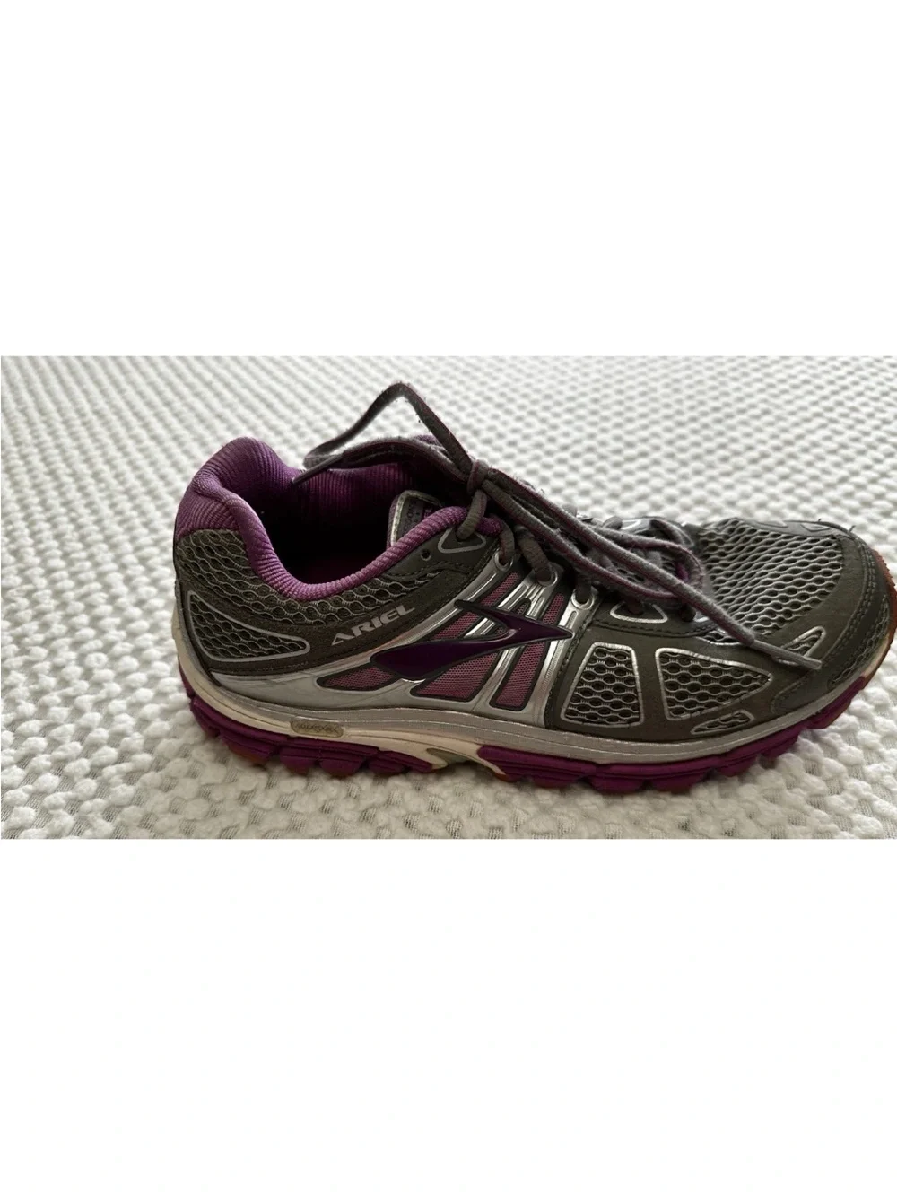 Brooks Ariel 14 Women’s Size 9.5 Gray/Purple Tennis Shoes